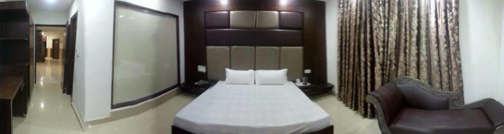 Hotel Ng Paradise Jagādhri 外观 照片